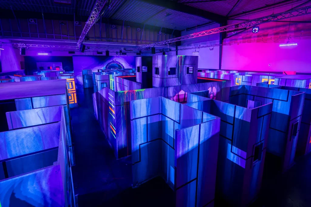 mainz lasertag laserzone arena uebersicht gaenge aufnahme