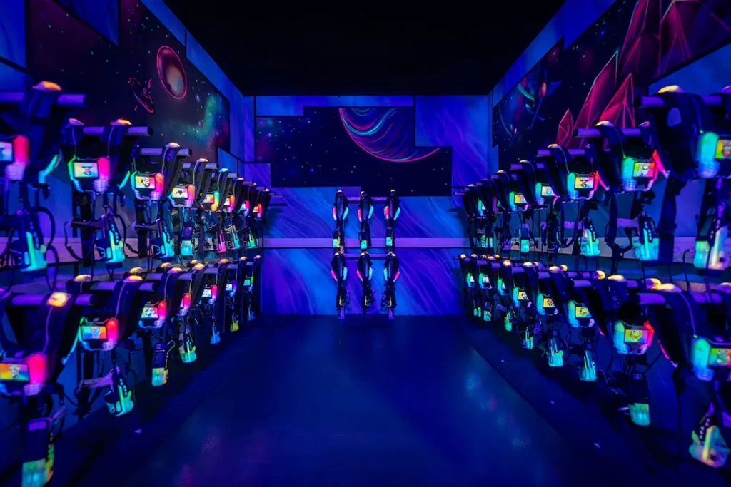 mainz lasertag laserzone ausruestung haengende westen