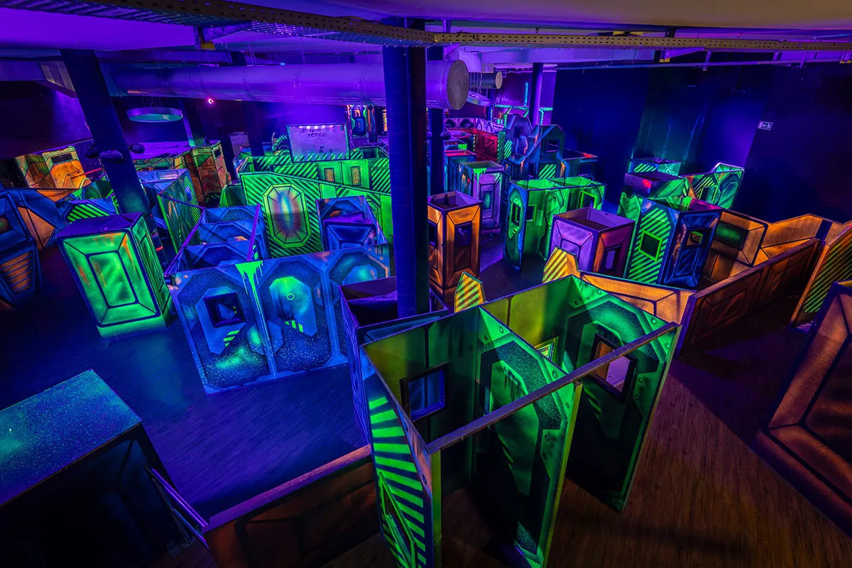 Duesseldorf Lasertag aufgang mit farbe in der LaserZone