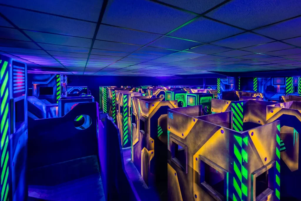 freiburg lasertag in der LaserZone gaenge mit farben